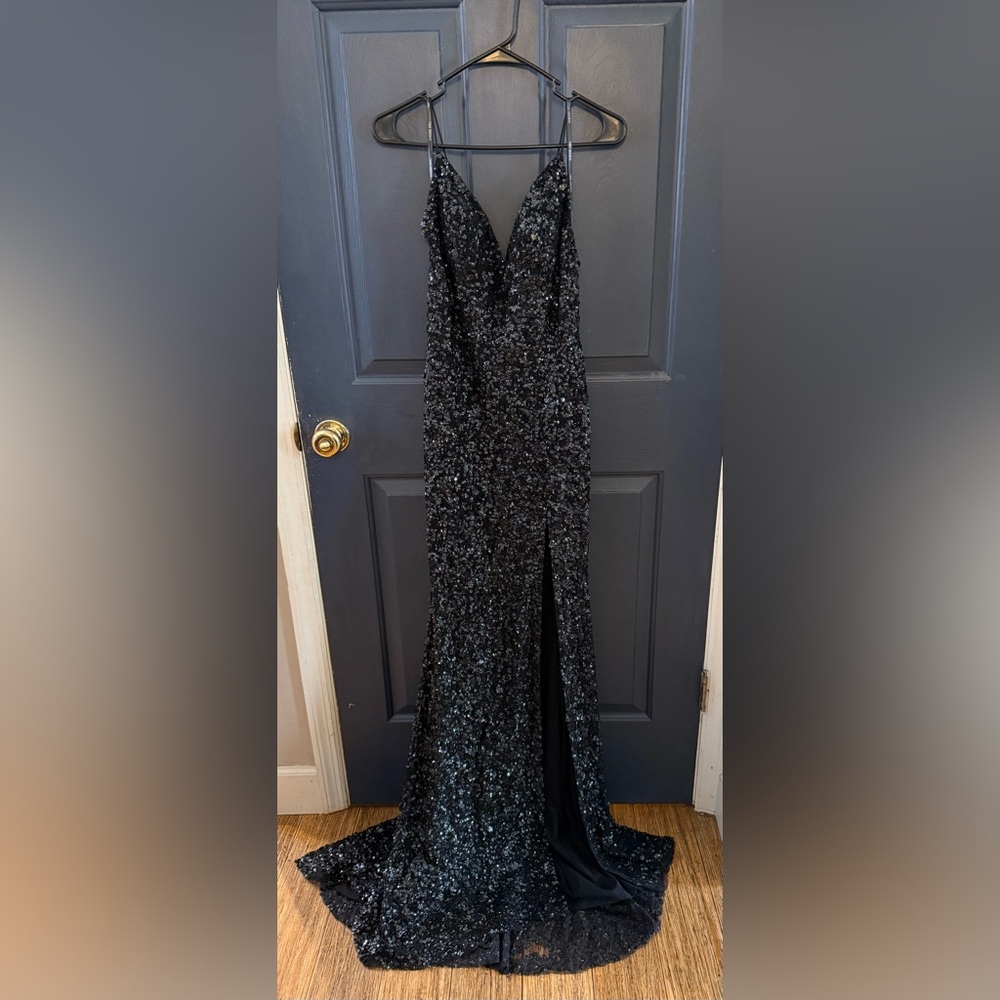 Sherri Hill Elegant Beaded Black Dress w/ Train Size 6